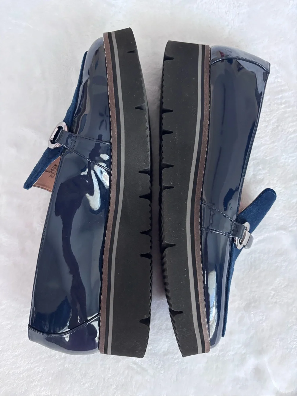 ALEX MARIE Gemima Marine Navy Patent Leather Slip-On Loafer--EUC--9